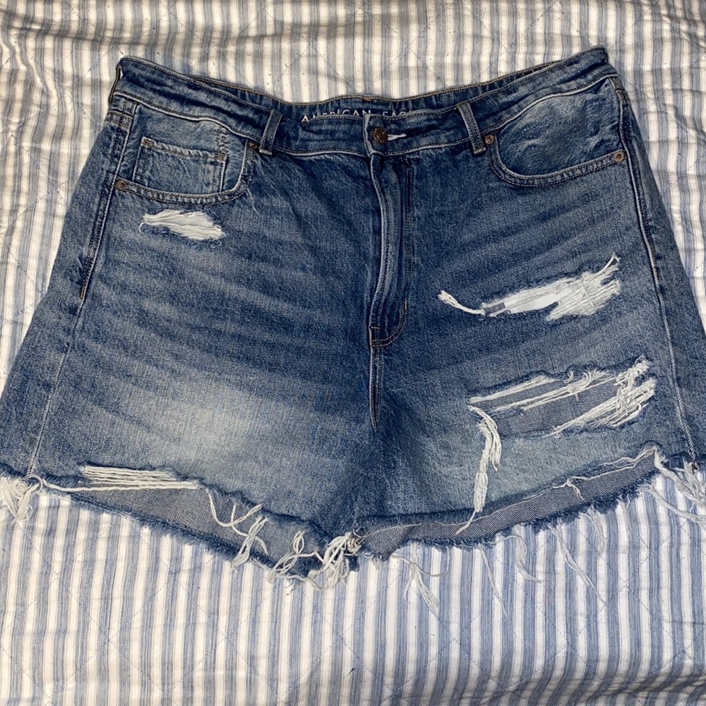 American Eagle Tomgirl Shorts